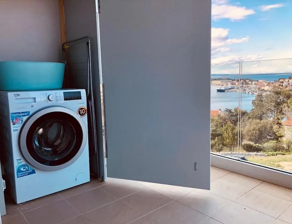 Beautiful View Apartment With Garage Space Mali Losinj Croatia