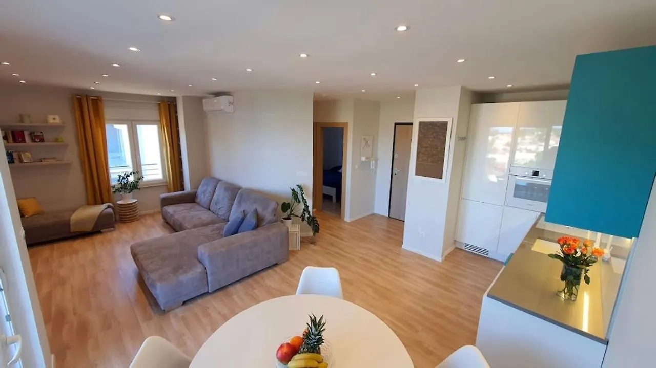Beautiful View Apartment With Garage Space Mali Losinj