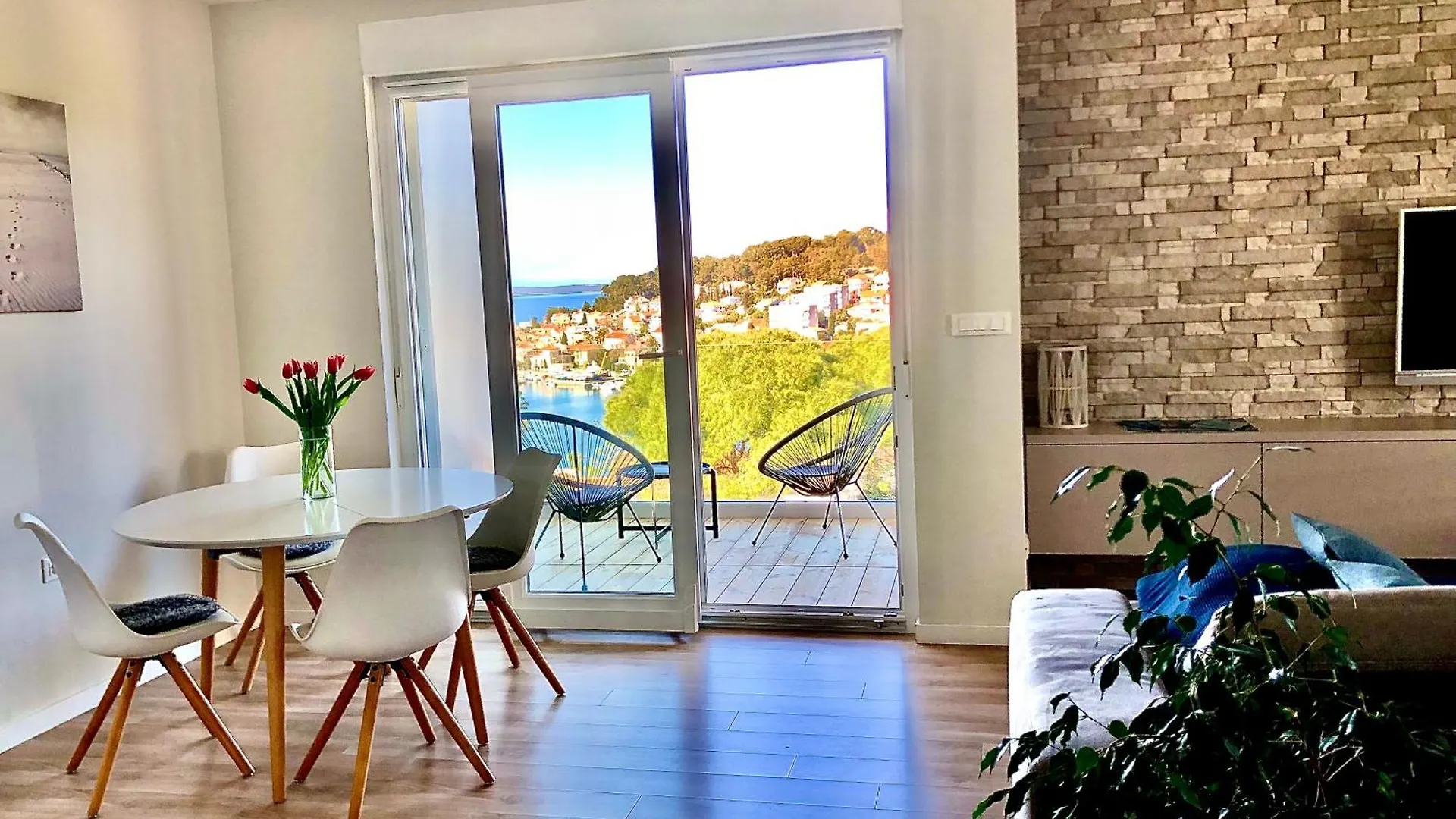 Beautiful View Apartment With Garage Space Mali Losinj